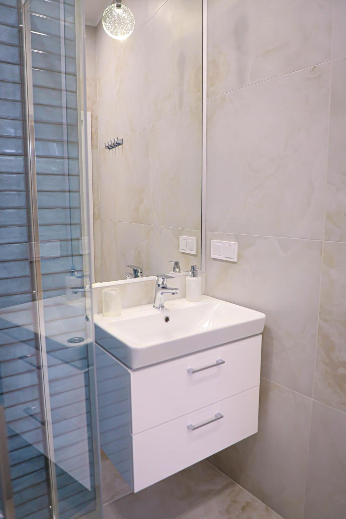 Modern Apartment, 3Mins To Opera Lviv Eksteriør billede