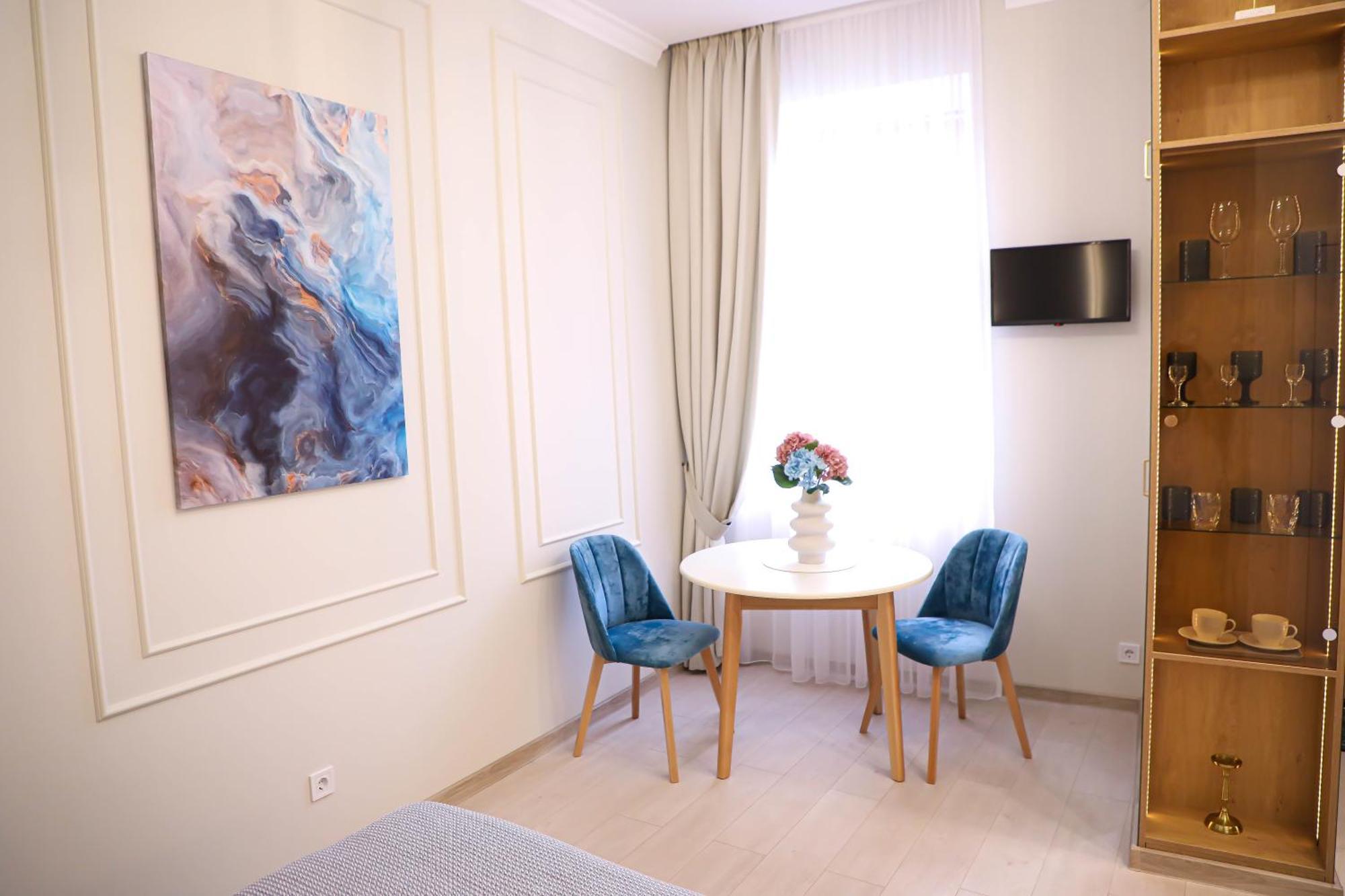 Modern Apartment, 3Mins To Opera Lviv Eksteriør billede